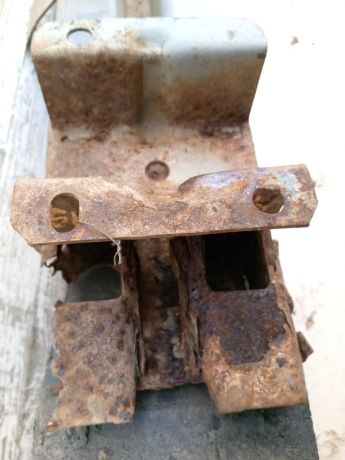 usilitel-zadnego-bampera-ford-focus-1-universal-art-44772-big-5