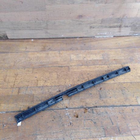 kronstein-zadnego-bampera-napravliaiushhaia-volkswagen-pointer-art-45294-big-2