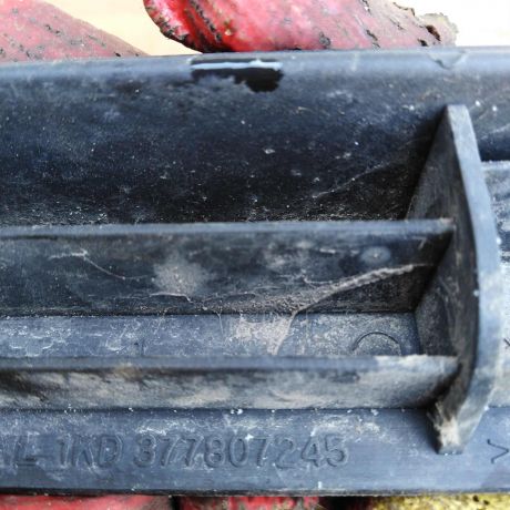 kronstein-zadnego-bampera-napravliaiushhaia-volkswagen-pointer-art-45294-big-3