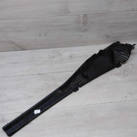 nakladka-dekorativnaia-levaia-dozdevik-zabo-shhitok-vodootvodiashhii-lada-largus-art-48224-big-0