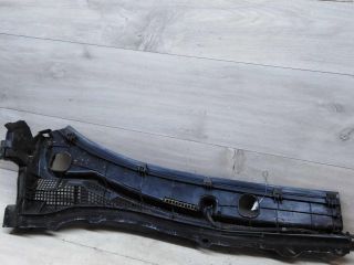 nakladka-dekorativnaia-levaia-zabo-vodootvodiashhii-shhitok-dozdevik-mazda-3-bl-art-48242