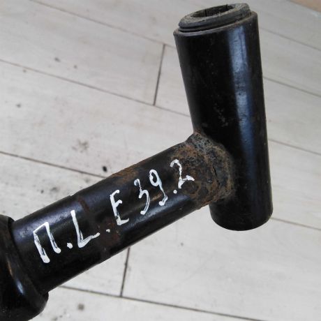 kronstein-levyi-krepleniia-perednego-bampera-bmw-e39-art-48288-big-1