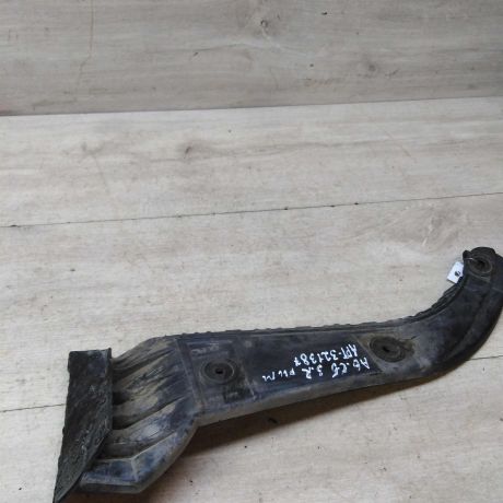 kronstein-krepleniia-zadnego-bampera-pravyi-sedan-audi-a6-c5-art-48305-big-0