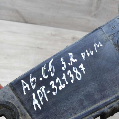 kronstein-krepleniia-zadnego-bampera-pravyi-sedan-audi-a6-c5-art-48305-big-2