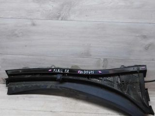 nakladka-dekorativnaia-pravaia-zabo-dozdevik-vodootvodiashhii-shhitok-mazda-3-bl-art-48418