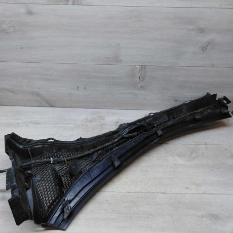 nakladka-dekorativnaia-pravaia-zabo-dozdevik-vodootvodiashhii-shhitok-mazda-3-bl-art-48418-big-2