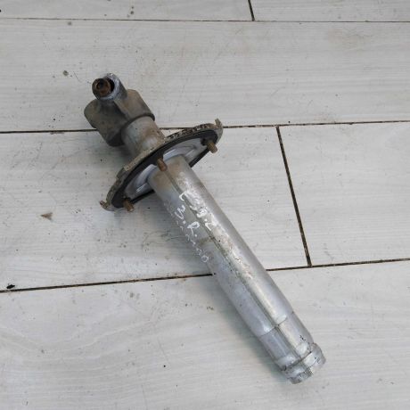 kronstein-krepleniia-zadnego-bampera-pravyi-bmw-e39-art-48452-big-0