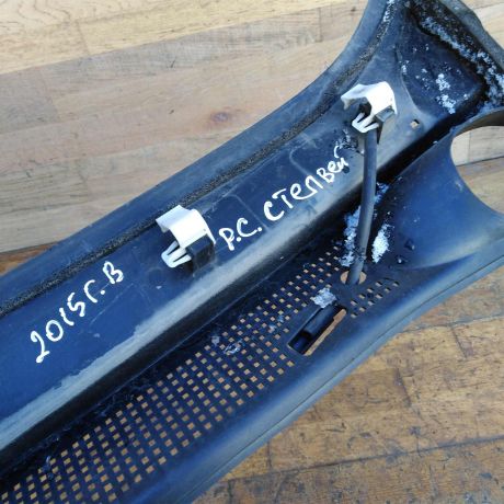 nakladka-dekorativnaia-zabo-dozdevik-vodootvodiashhii-shhitok-renault-sandero-stepway-art-48612-big-3