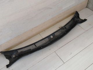 nakladka-dekorativnaia-dozdevik-zabo-vodootvodiashhii-shhitok-toyota-rav4-1994-gv-20i-pravyi-rul-art-48685