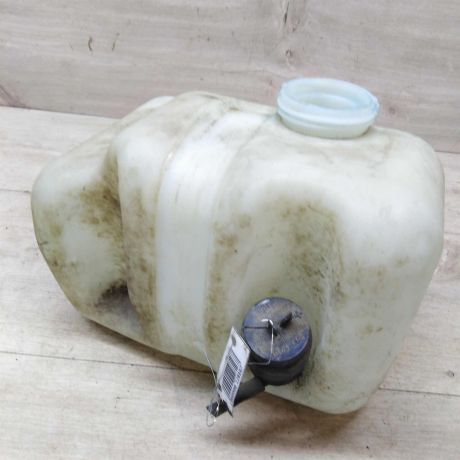 bacok-omyvatelia-perednii-chevrolet-niva-07gv-art-48946-big-1