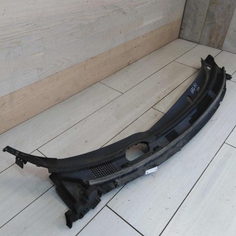 dekorativnaia-nakladka-zabo-vodootvodiashhii-shhitok-dozdevik-nissan-almera-iii-g15-art-49254-big-1