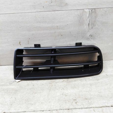 resetka-bampera-pravaia-volkswagen-golf-4-art-49550-big-0