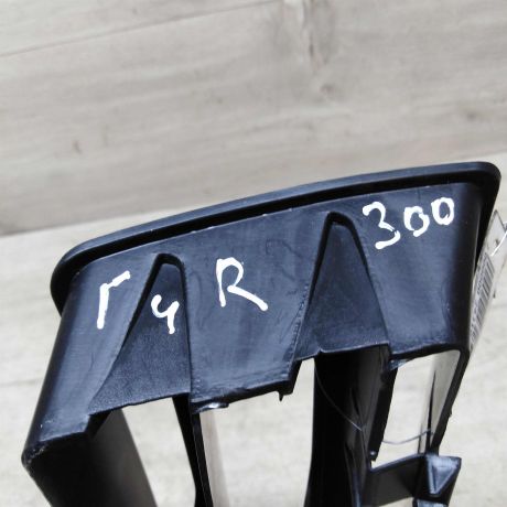 resetka-bampera-pravaia-volkswagen-golf-4-art-49550-big-2