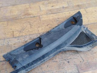 nakladka-dekorativnaia-levaia-zabo-dozdevik-vodootvodiashhii-shhitok-renault-scenic-1-do-rest-art-49633