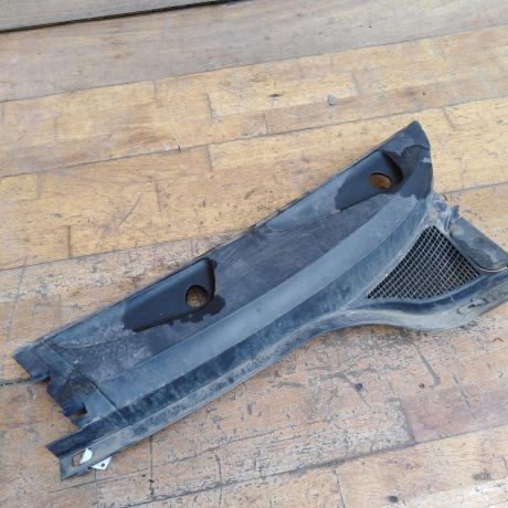 nakladka-dekorativnaia-levaia-zabo-dozdevik-vodootvodiashhii-shhitok-renault-scenic-1-do-rest-art-49633-big-0