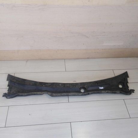 dekorativnaia-nakladka-dozdevik-zabo-vodootvodiashhii-shhitok-nissan-almera-iii-g15-art-49809-big-0