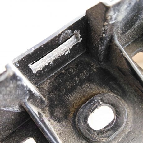 kronstein-krepleniia-zadnego-bampera-srednii-volkswagen-jetta-5-art-50071-big-2