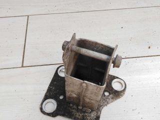 kronstein-krepleniia-perednego-usilitelia-renault-scenic-2-rest-art-50247