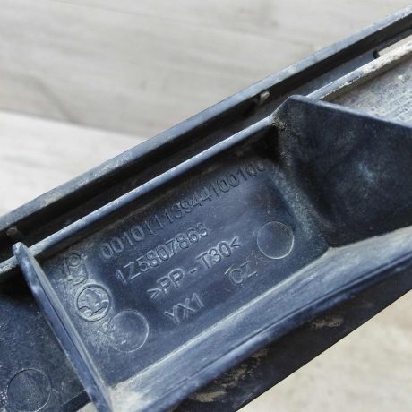 kronstein-krepleniia-zadnego-bampera-levyi-skoda-octavia-a5-06gv-art-51230-big-1