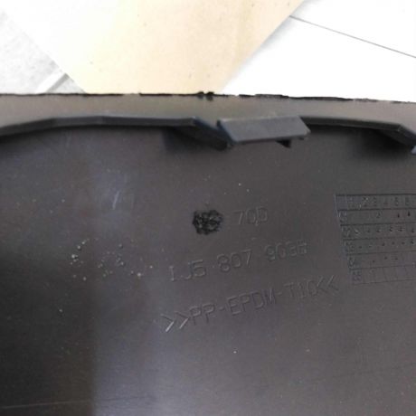 spoiler-perednego-bampera-guba-nakladka-volkswagen-bora-art-51670-big-1