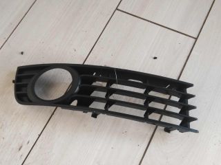 resetka-bampera-pravaia-audi-a4-b6-8e-novaia-art-53024