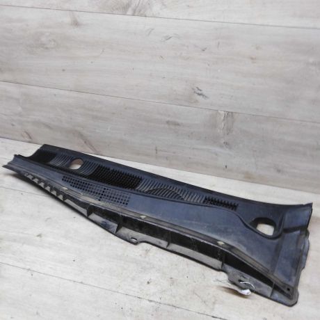 nakladka-dekorativnaia-levaia-zabo-dozdevik-vodiashhii-shhitok-mazda-6-gg-art-54311-big-0