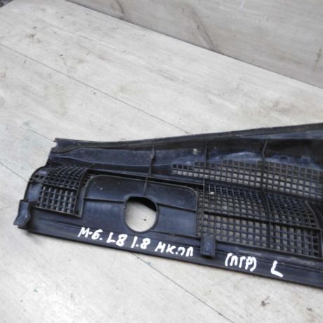 nakladka-dekorativnaia-levaia-zabo-dozdevik-vodiashhii-shhitok-mazda-6-gg-art-54311-big-2