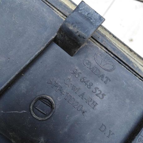 nakladka-dekorativnaia-zabo-vodootvodiashhii-shhitok-dozdevikchevrolet-aveo-t250-sedan-art-55158-big-3