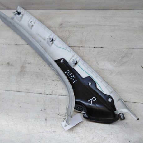 obsivka-stoiki-pravaia-peredniaia-nakladka-salona-volkswagen-jetta-5-art-55328-big-2