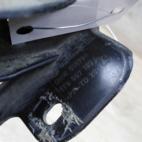 kronstein-krepleniia-perednego-bampera-levyi-volkswagen-touran-sa2-art-55722-big-3