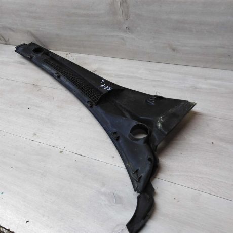 nakladka-dekorativnaia-levaia-vodootvodiashhii-shhitok-zabo-dozdevik-hyundai-accent-2-06-gv-sedan-art-56028-big-4