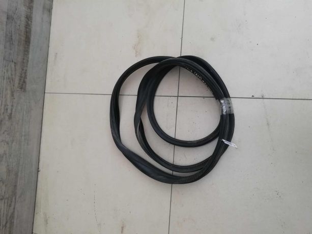 uplotnitel-dveri-zadnei-levoi-renault-duster-i-art-58760-big-0