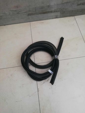 uplotnitel-dveri-kryski-bagaznika-renault-duster-i-art-58813-big-0