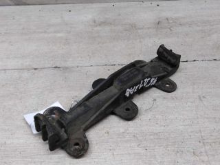 kronstein-zadnego-krepleniia-bampera-audi-100-c4-art-58946