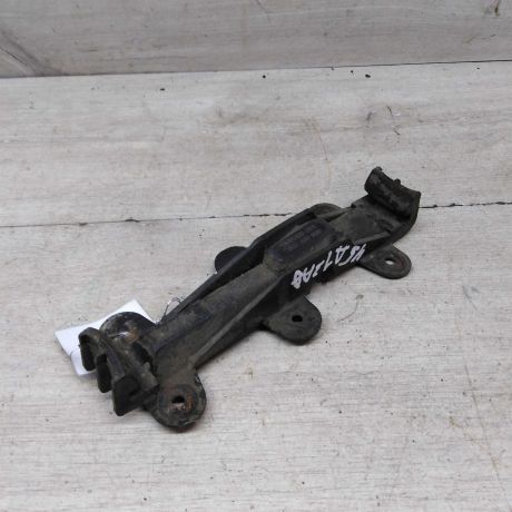 kronstein-zadnego-krepleniia-bampera-audi-100-c4-art-58946-big-0