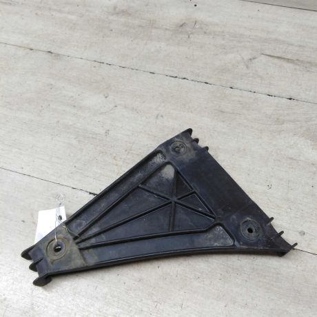 kronstein-levyi-krepleniia-zadnego-bampera-audi-a4-b5-sedan-iiashh-art-59217-big-1