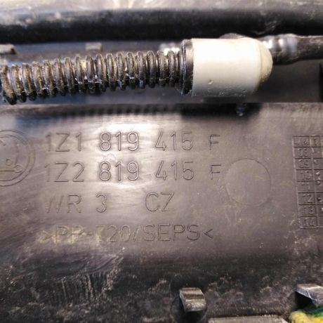 dekorativnaia-nakladka-vodootvodiashhii-shhitok-zabo-dozdevik-skoda-octavia-a5-rest-art-61808-big-2