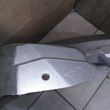 bamper-perednii-ford-focus-3-otverstiia-pod-parktroniki-art-62605-big-6