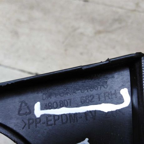 resetka-bampera-pravaia-audi-a6-c5-restailing-novaia-art-62637-big-1