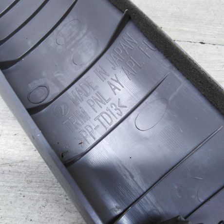 obsivka-vnutrenniaia-stoiki-salona-peredniaia-pravaia-nakladka-subaru-forester-ii-art-62859-big-4