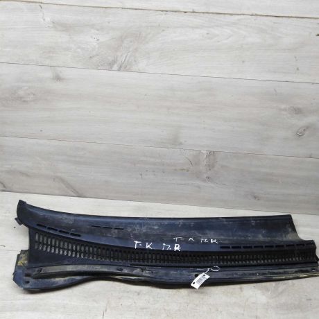 dekorativnaia-nakladka-zabo-dozdevik-vodootvodiashhii-shhitok-pravyi-toyota-corolla-ix-e120-e130-art-62896-big-0