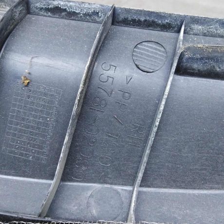 dekorativnaia-nakladka-zabo-dozdevik-vodootvodiashhii-shhitok-pravyi-toyota-corolla-ix-e120-e130-art-62896-big-1