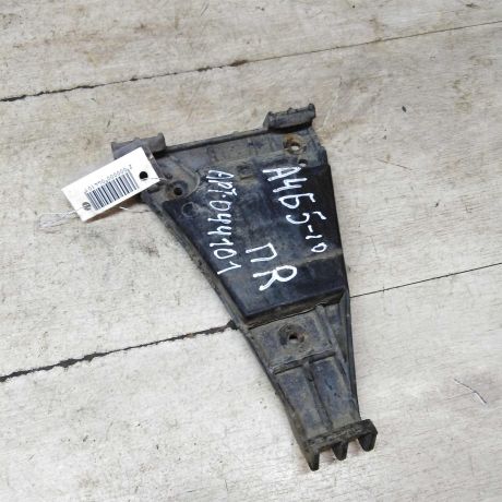kronstein-perednii-pravyi-kreplenie-bampera-audi-a4-b5-art-63549-big-0