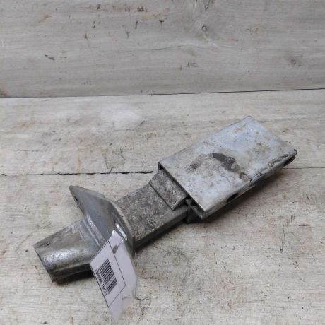 kronstein-krepleniia-zadnego-bampera-pravyi-audi-a4-b5-art-63572-big-0