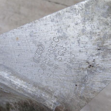 kronstein-krepleniia-zadnego-bampera-pravyi-audi-a4-b5-art-63572-big-3