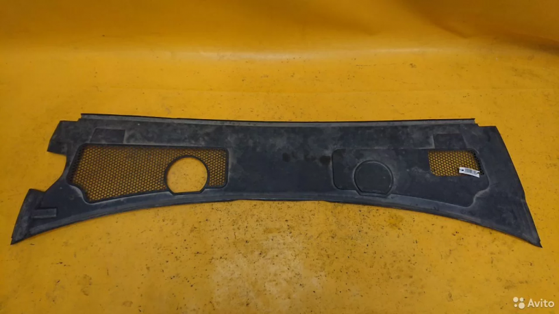 vodootvodiashhii-shhitok-zabo-nakladka-pod-kapotom-audi-a6-c6-art-63686-big-0