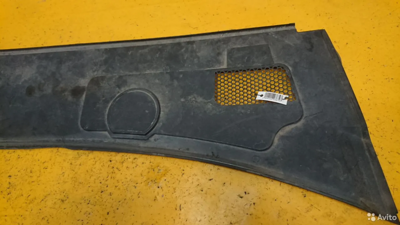 vodootvodiashhii-shhitok-zabo-nakladka-pod-kapotom-audi-a6-c6-art-63686-big-3