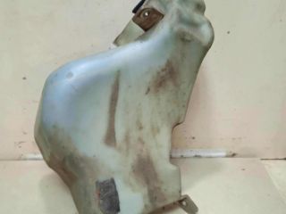 bacok-omyvatelia-lobovogo-stekla-audi-a4-b5-art-63902