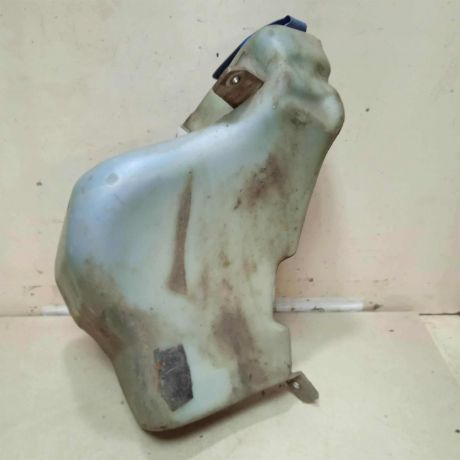 bacok-omyvatelia-lobovogo-stekla-audi-a4-b5-art-63902-big-0