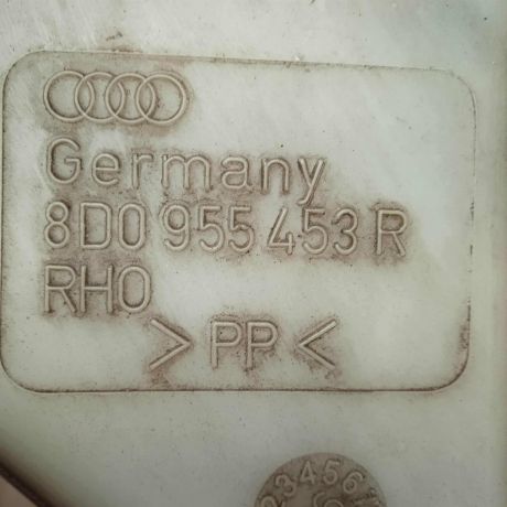 bacok-omyvatelia-lobovogo-stekla-audi-a4-b5-art-63902-big-3